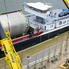 Offenbacher Industriepark - Beladung Schiff mit Gro&szlig;tanks